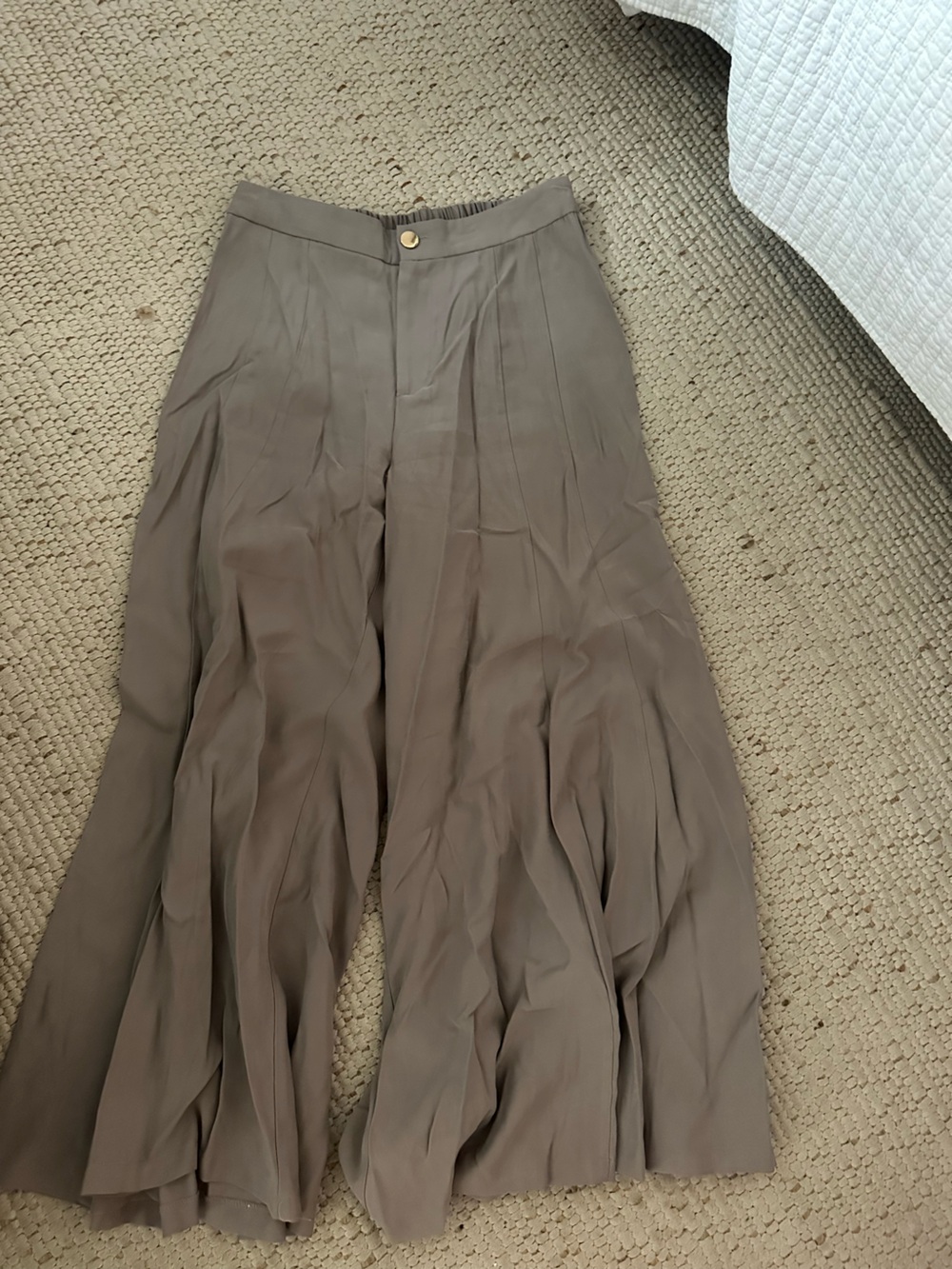 Tahari Taupe Wide-Leg Pleated Trousers
